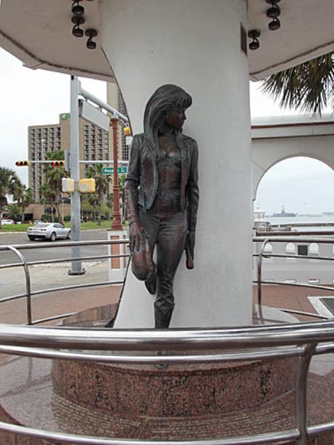 Selina Statue 